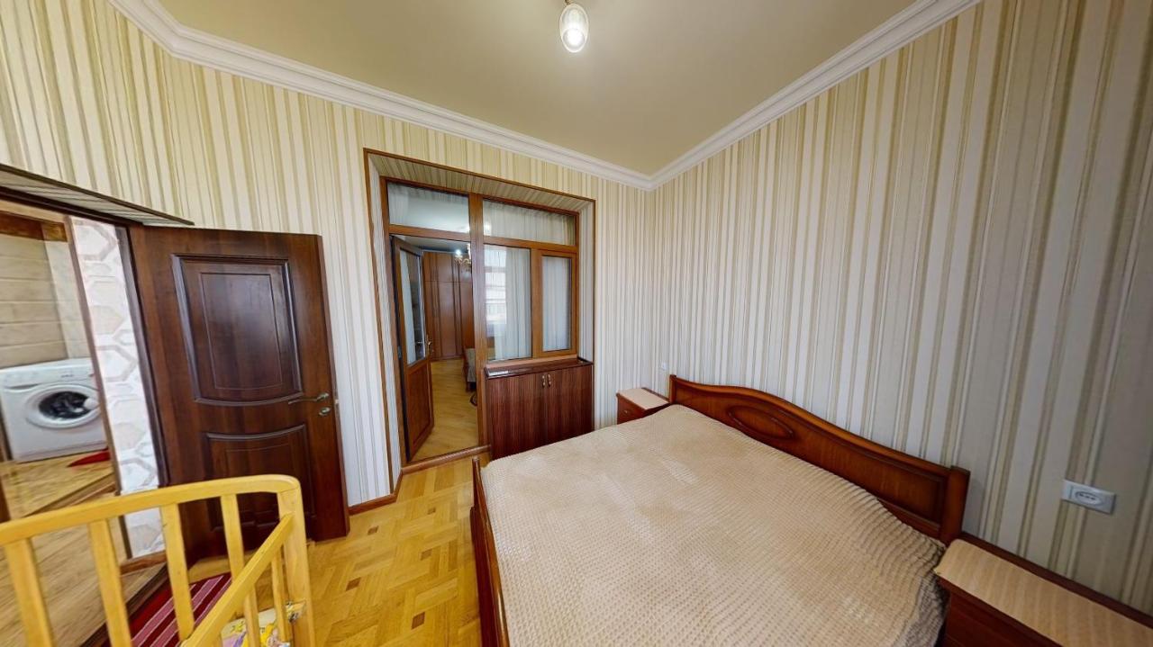 Yerevan City Center Apartment Esterno foto