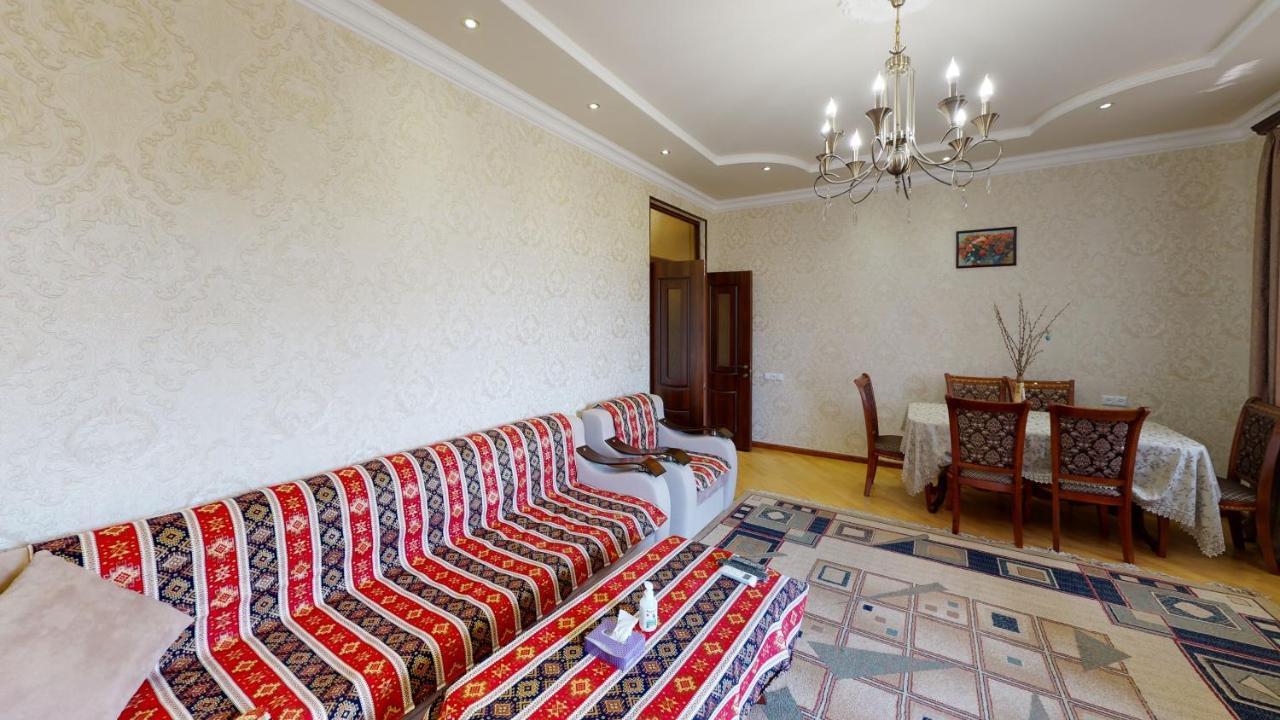 Yerevan City Center Apartment Esterno foto